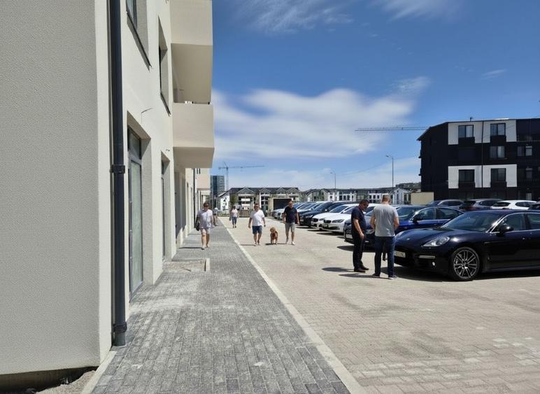 Spatiu Comercial cu Vitrine, Open Space, 620 mp, 18 parcari, Str. Doamna Stanca - 6