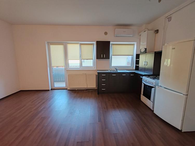 Garsoniera libera la vanzare, confort sporit zona Piata Tractorul - 2