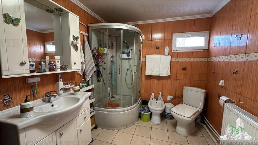 Casa individuala cu 8 camere in zona metrou Republica - 18