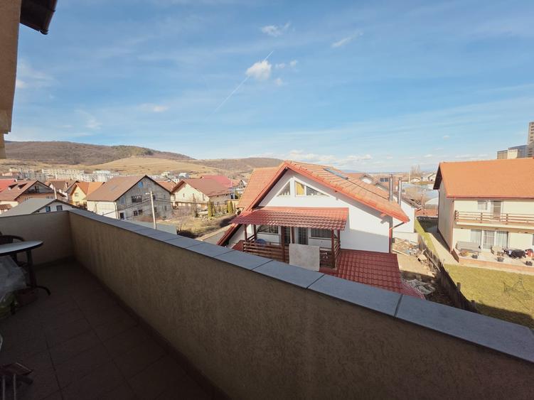 Vand apartament 2 camere bloc nou Codlea cu parcare privata - 1