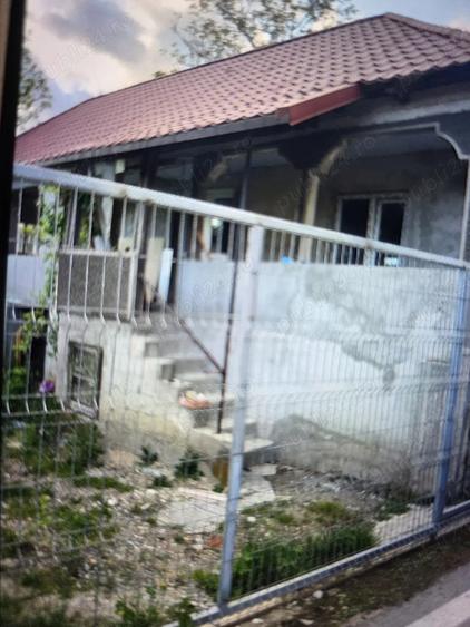 Casa de vanzare in Buciumeni, Dambovi?a in renovare, cu utilita?i, z - 5