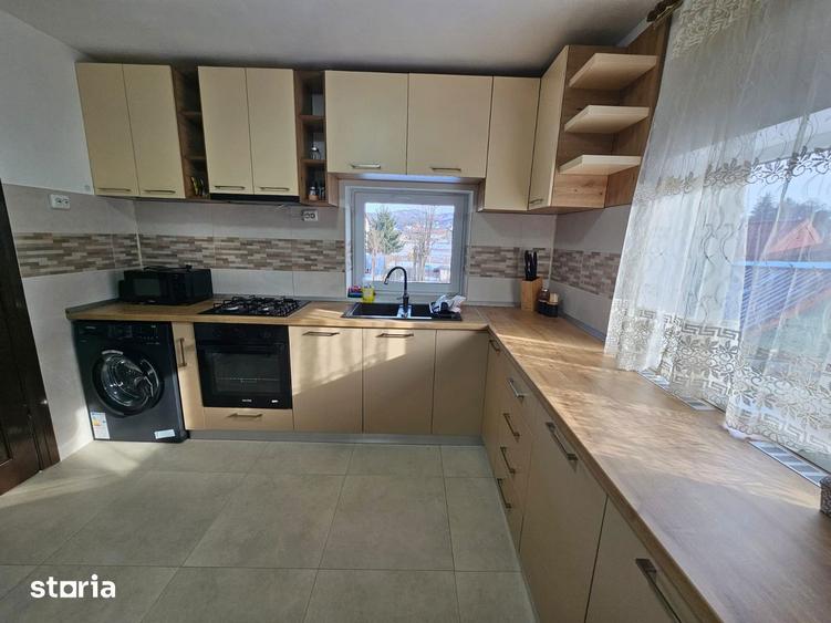 Casă cu 3 camere cu Teren 500 Mp în Central