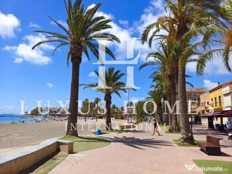 O casa mare, cu terasa, piscina ?i terasa pe acoperi?, situata aproape de mare - 2