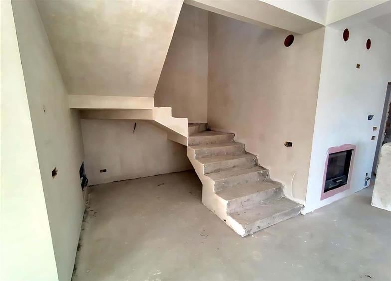 Casa individuala | Ipotesti | 166mp | Teren 4.5 ari | C-5804 - 3