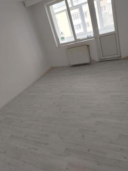 Apartament de vanzare - 5