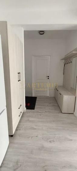 Apartament de 2 camere, decomandat, 40 mp., terasa 25 mp., zona zavoaie - 3
