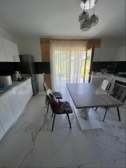 Casa de vanzare, pe un singur nivel, 170 mp + 2.300 mp teren - 6