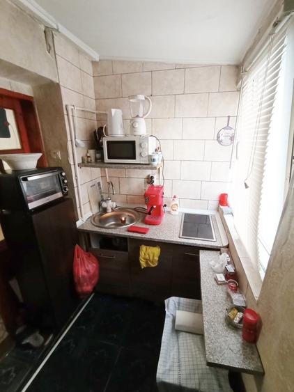 Garsoniera Piata Nicolina! Curata, mutare rapida! - 6