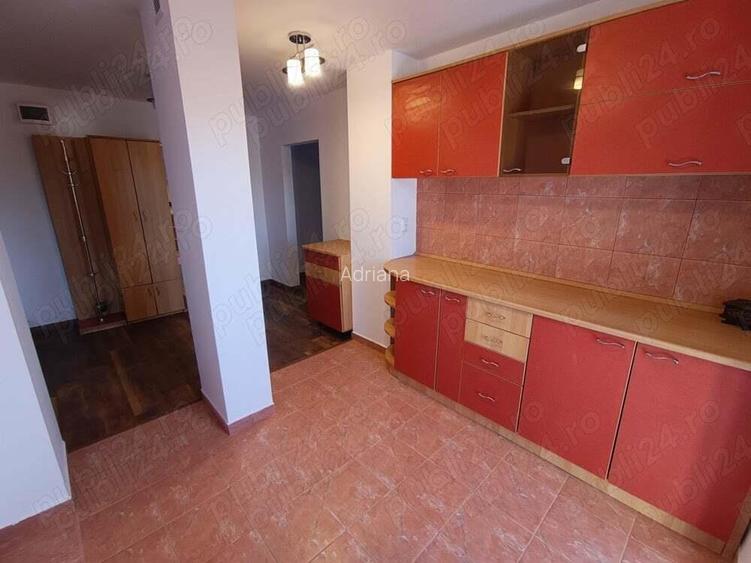Apartament cu 3 camere in zona Simon Barnu?iu decomandat centrala proprie Apartament cu 3 camere in zona Simon Barnu?iu decomandat centrala proprie