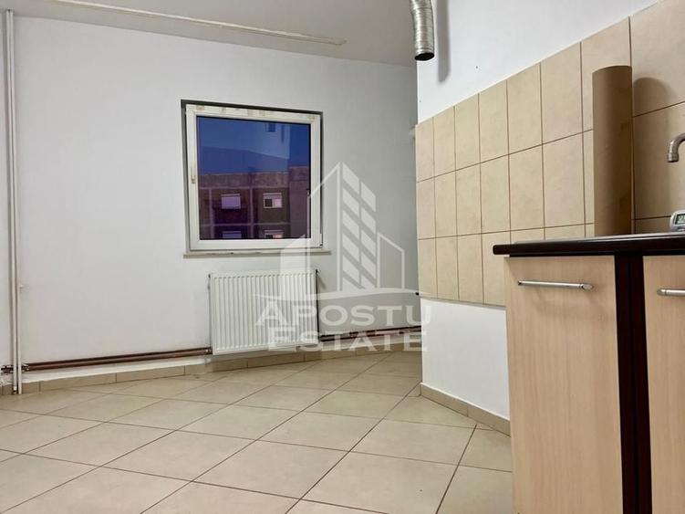 Apartament cu 3 camere ,98 mp , etaj intermediar, centerala, Aradu Nou - 8