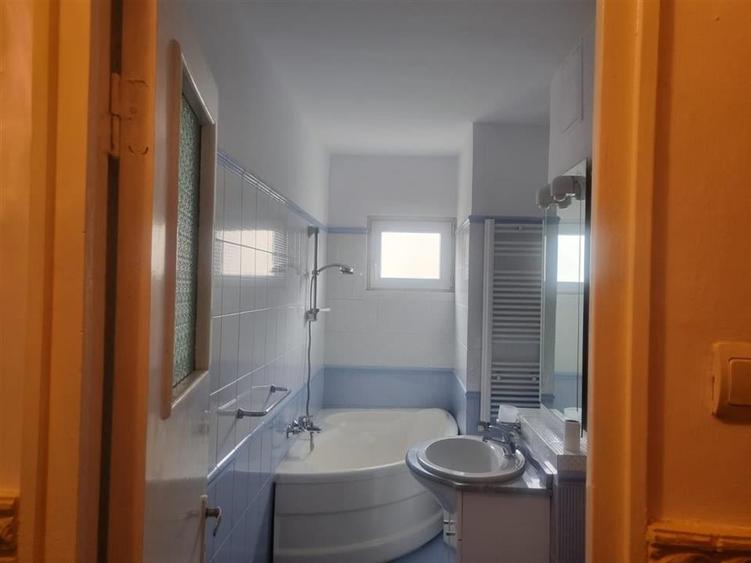 Apartament cu trei camere B-dul Unirii - 12