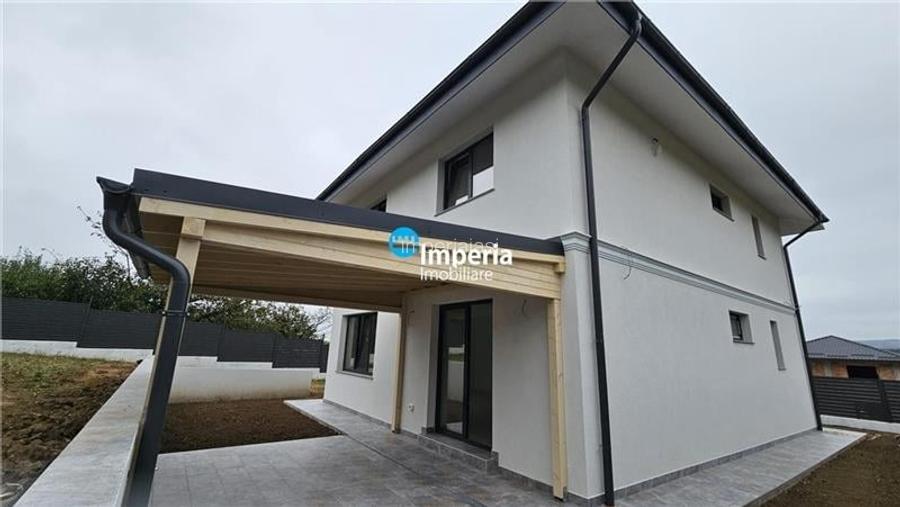 Priveliste superba si finisaje de top  Casa noua in Barnova