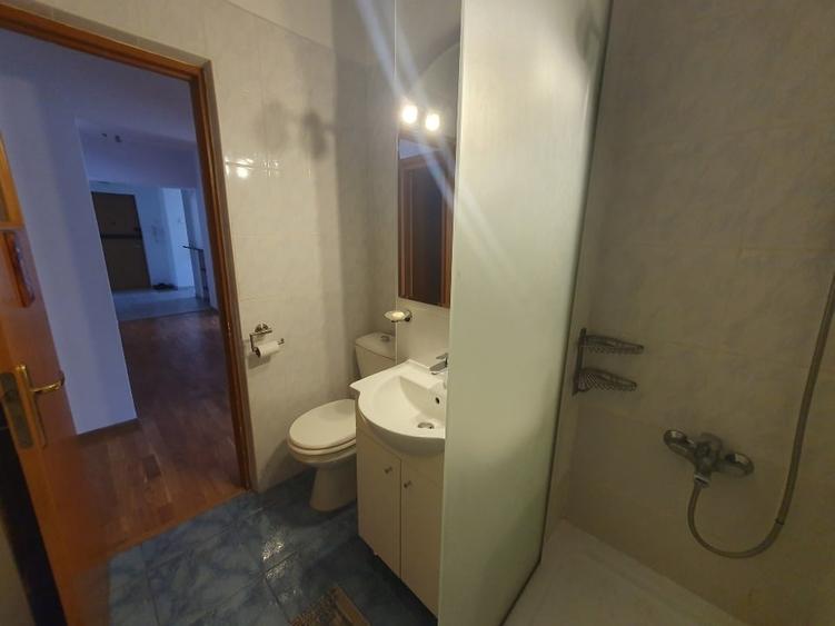 Proprietar vând apartament, 3 camere decomandate, 6/10, Bucur Obor - 12