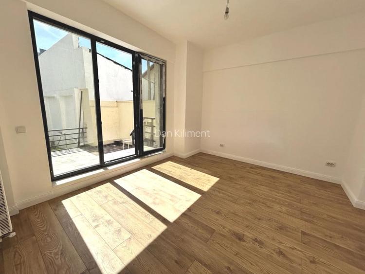 Apartament 4 camere, 145 mp utili + 40 mp curte, 2 min Metrou Crangasi