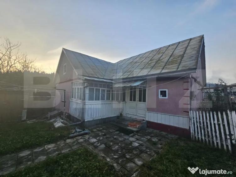 Casa cu 2 camere ?i anexe, zona centrala, Campeni - 5