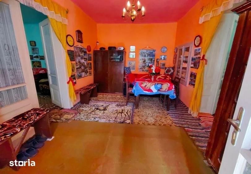 Casă cu 3 camere cu Teren 2448 Mp în Chesinț
