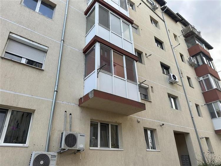 Etaj 2 bloc izolat cu centrala proprie - 13