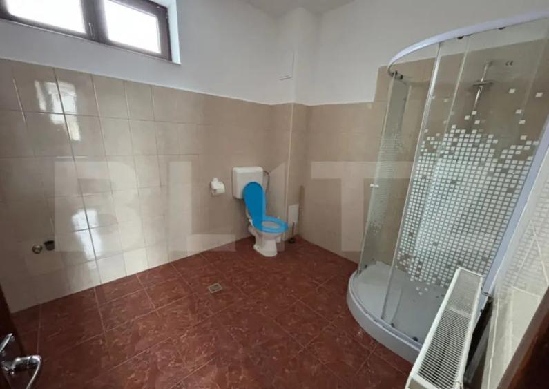 Spa?iu de inchiriat 2 camere cu balcon privat, Centru Civi - 2