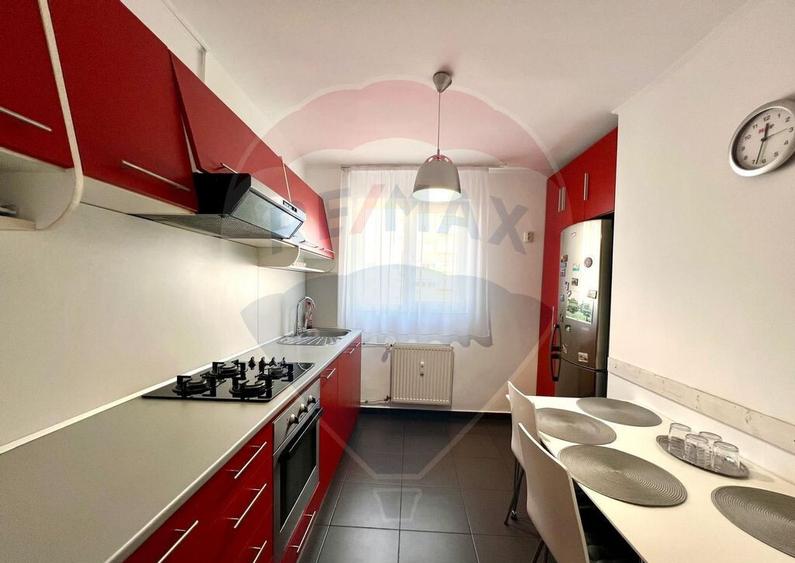 De inchiriat apartament cu 3 camere, in zona Dacia - 1