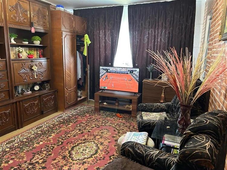 APARTAMENT DE VANZARE CU 2 CAMERE IN ONESTI - 1