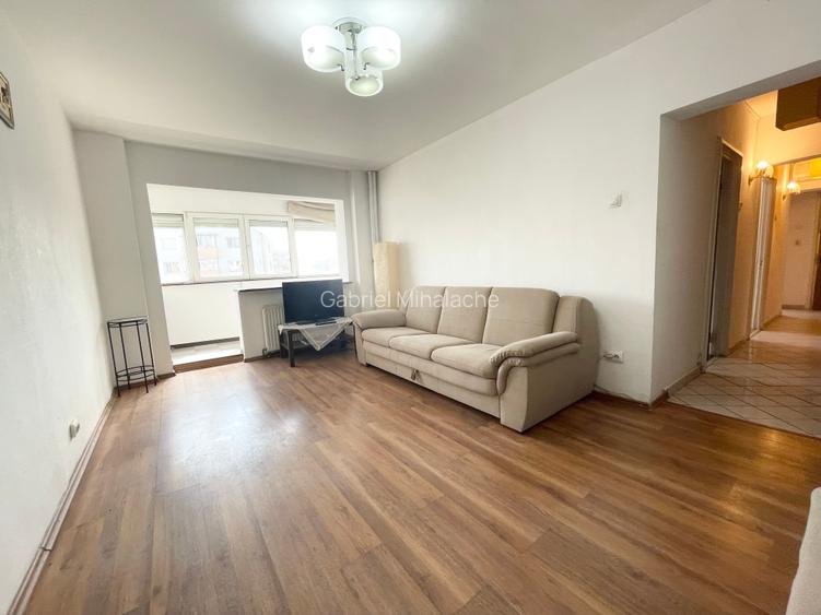 Apartament 3 camere,et 8/10,  70mp , vedere spate, centrala termică