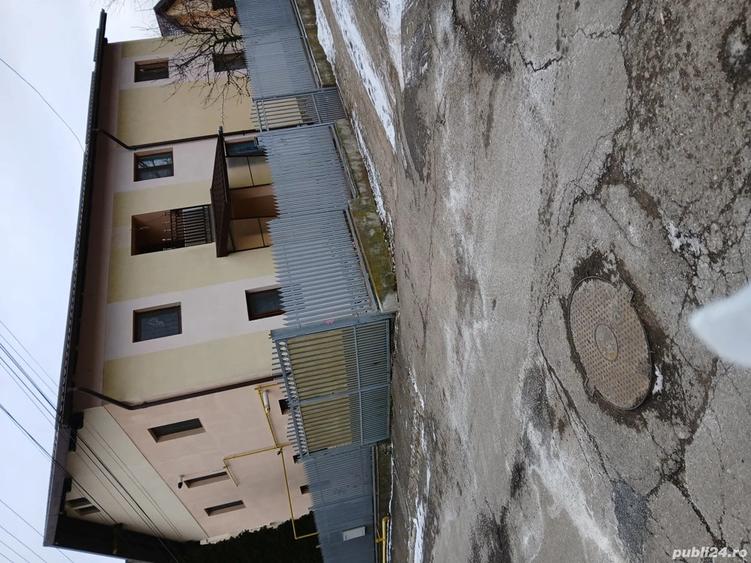 Vand casa cu 9 camere in Campina, 240 metri patrati - 1