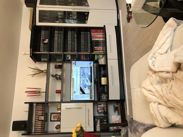 Apartament cu 3 camere semidecomandat în Central