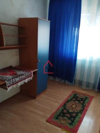De vanzare  Apartament cu 3 camere - 6