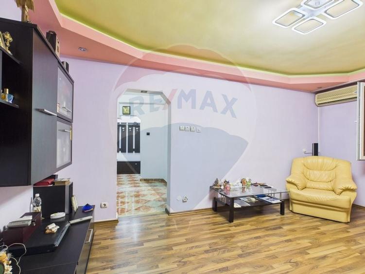 Apartament cu 3 camere de vânzare în zona 1 Decembrie 1918 - 10