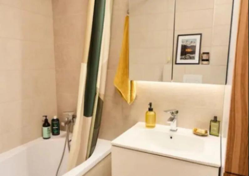 Apartament 2 camere, decomandat - zona Cristian - 5