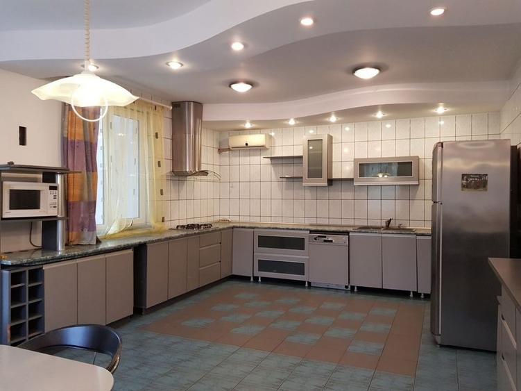 Casă cu 5 camere cu Teren 500 Mp în Virtuții