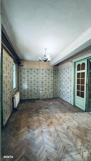 Apartament cu 4 camere decomandat în Centrul Istoric