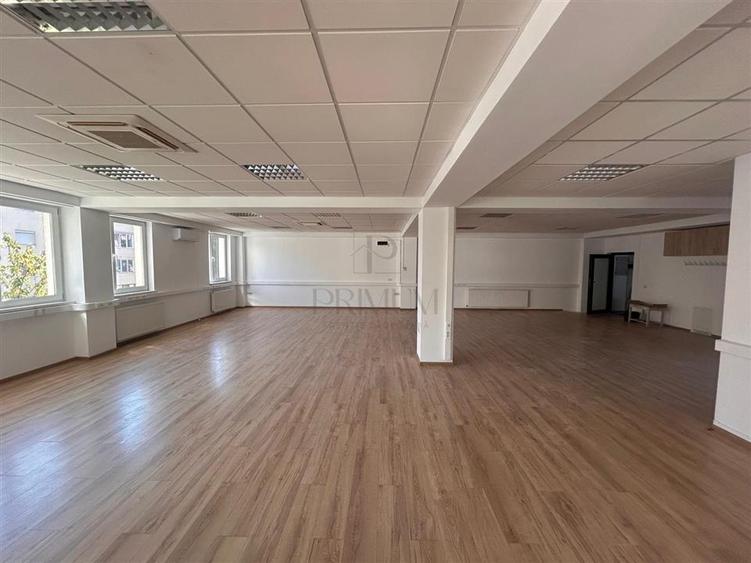 Spațiu comercial, de 144 mp, în Soarelui