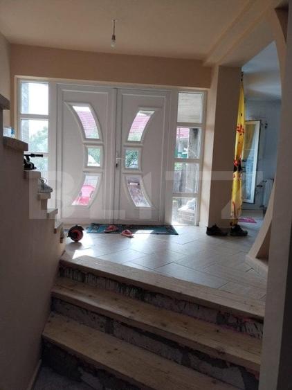 Casă individuală cu 7 camere cu Garaj în Ulmi