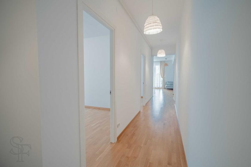 Apartament cu 4 camere decomandat în Lacul Tei