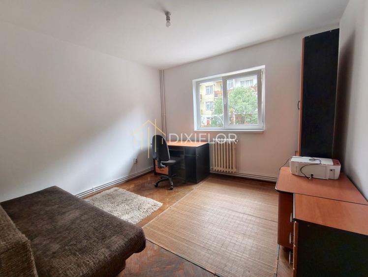 Apartament cu 3 camere decomandat, mobilat în 22 Decembrie 1989