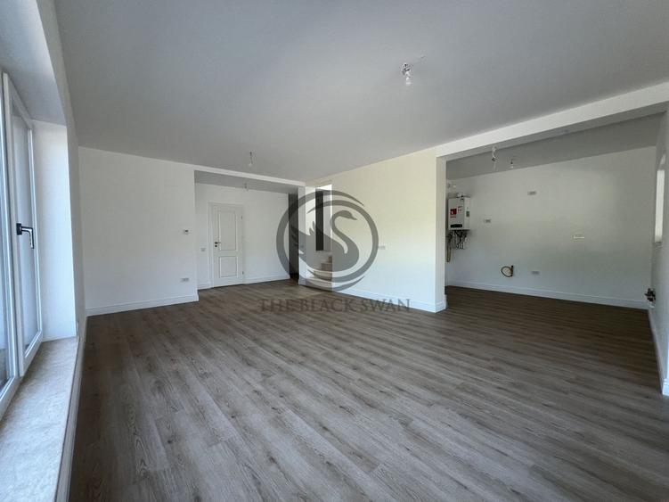 Duplex cu 4 camere cu Canalizare în Central