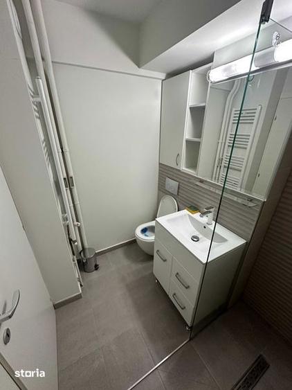 Apartament cu 3 camere semidecomandat, mobilat în Mărăști