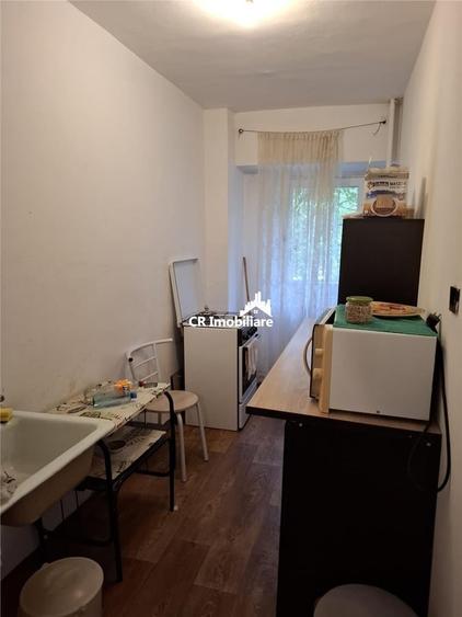 Garsonieră decomandată în Vitan