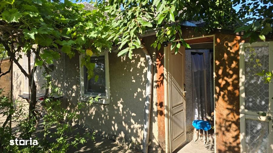 Casă cu 5 camere cu Teren 2200 Mp în Tuzla