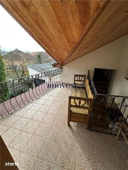 Casă cu 5 camere cu Teren 1000 Mp în Titulescu