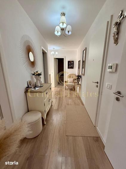 Apartament cu 3 camere, mobilat în Tractorul