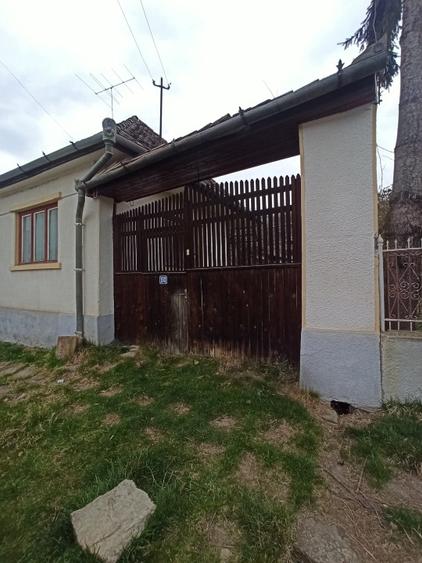 Casă individuală cu 3 camere cu Teren 1600 Mp în Roua