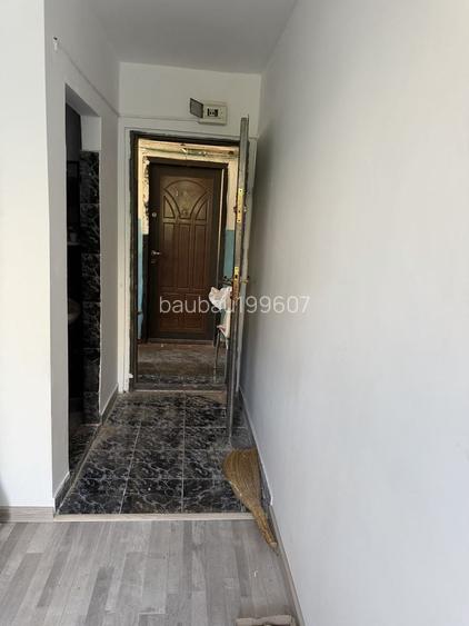 Vand garsoniera la I uri in micro 40