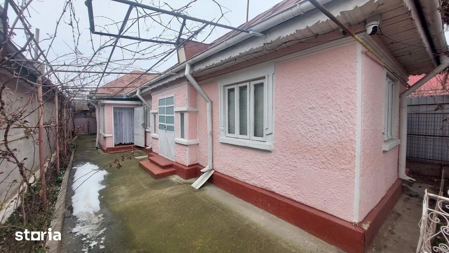 Casă cu 4 camere cu Teren 287 Mp în Central