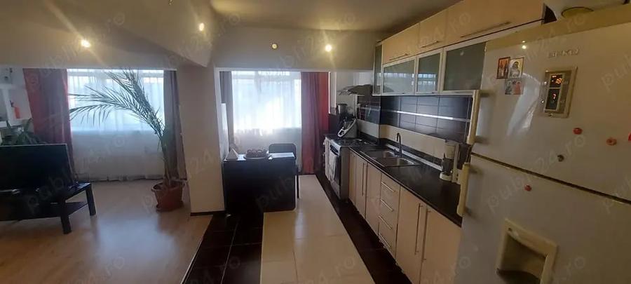 Apartament cu 3 camere decomandat în Central