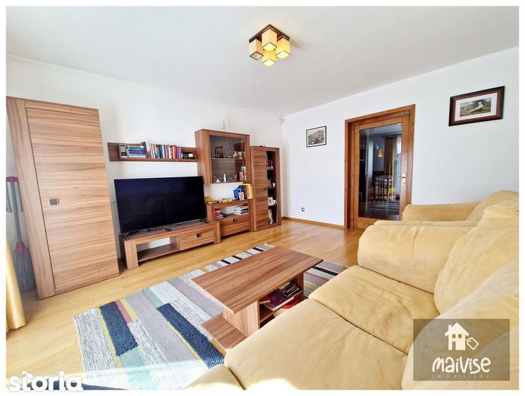 Casă cu 5 camere cu Canalizare în Florilor