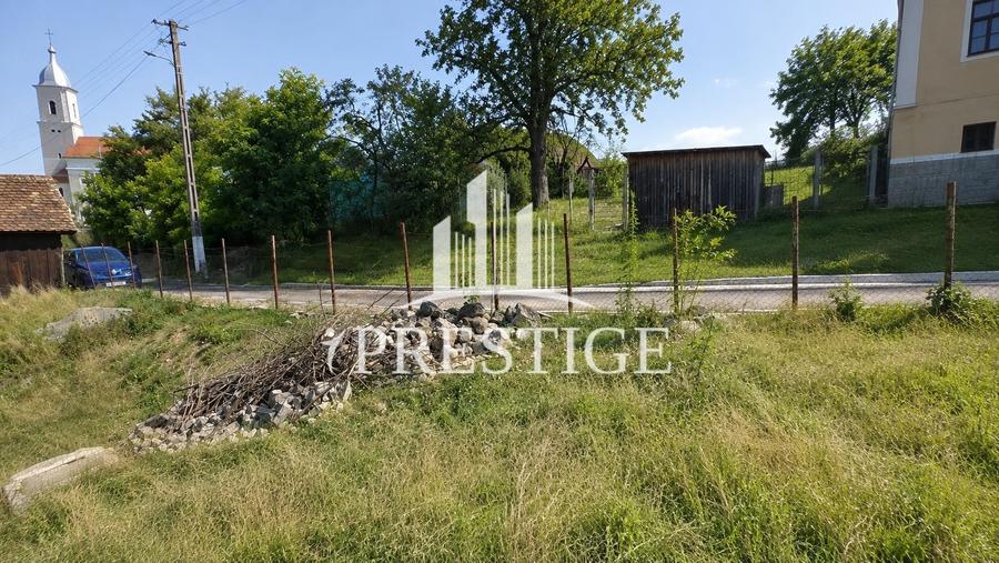 Teren agricol intravilan de 1100 mp, în Săcel