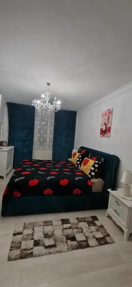 Apartament cu 3 camere semidecomandat în Ultracentral