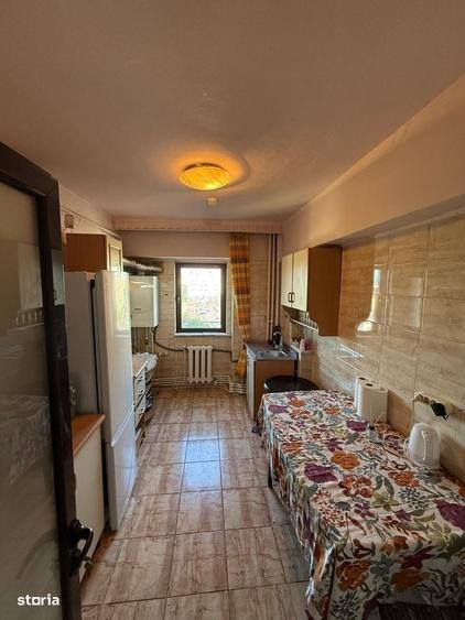 Apartament cu 3 camere decomandat în Păcurari